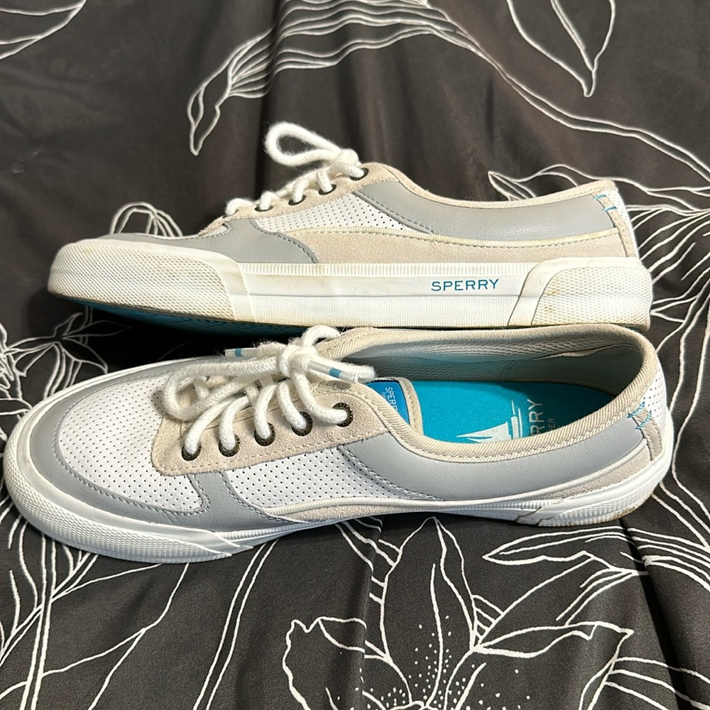 Women’s Sperry Shoes Size 9